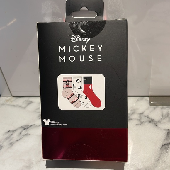 ❤️🖤NIB/Disney’s Mickey Mouse 3 pairs of crew socks in gift box. Size 4-10 - Picture 3 of 7